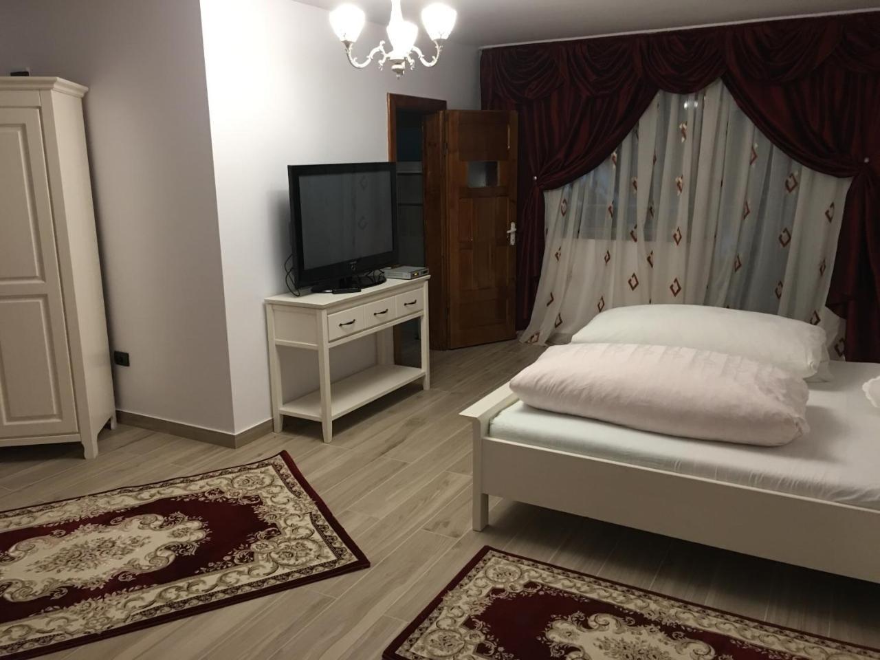 Casa Avram Otel Sucevita Dış mekan fotoğraf